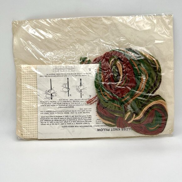 Vintage 80s Needlepoint Kit Creative Circle 0462 Endless Knot Pillow Wool NEW - Picture 2 of 5
